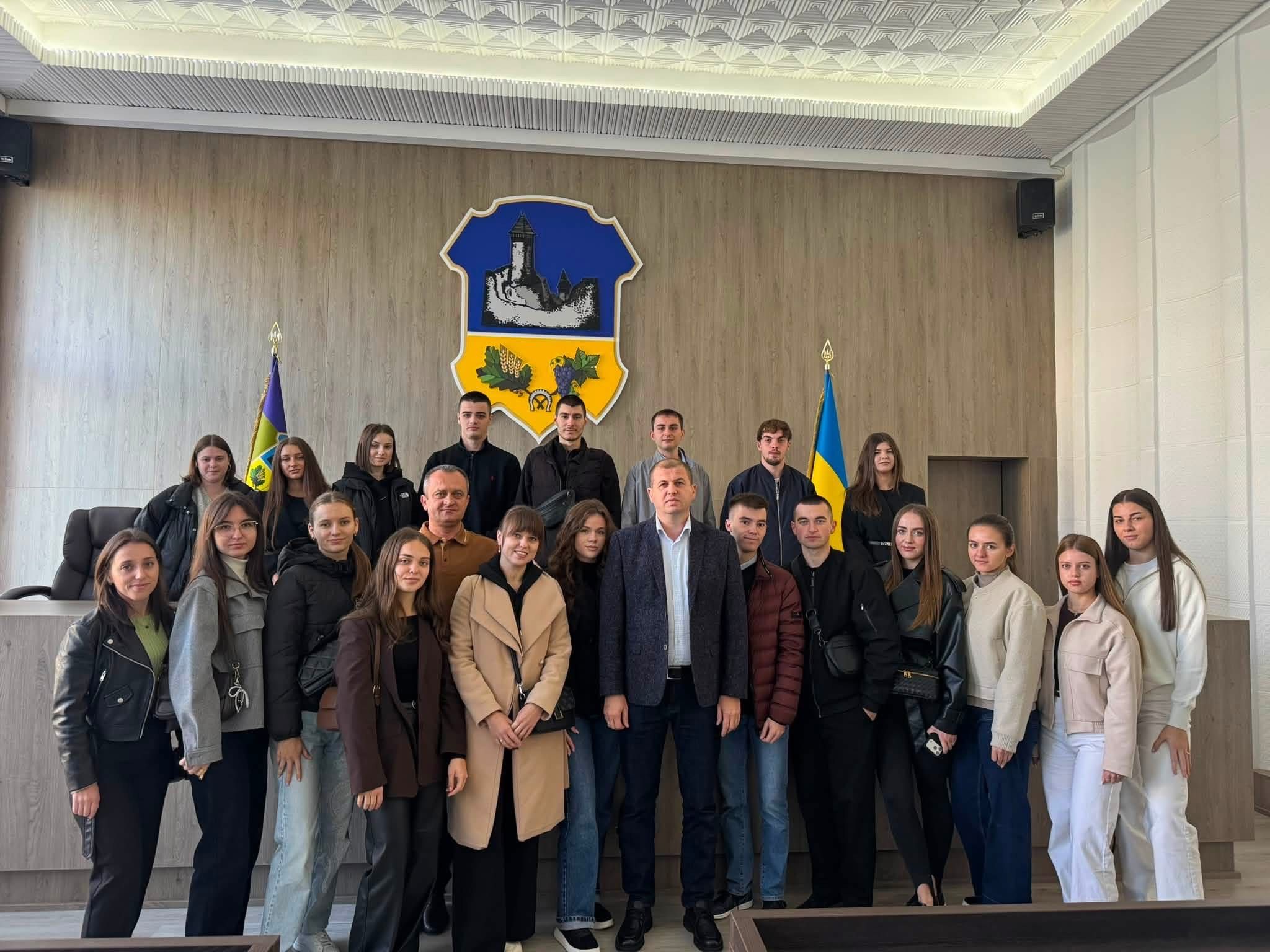 ЗНАЙОМСТВО З РОБОТОЮ МІСЦЕВОГО САМОВРЯДУВАННЯ!